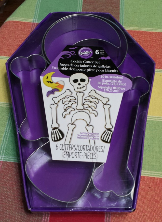 Wilton cookie cutter set