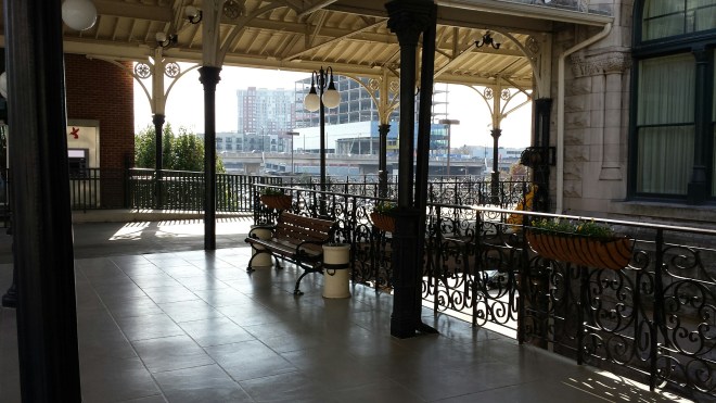 Valet parking waiting area - Union Station Hotel Nashville