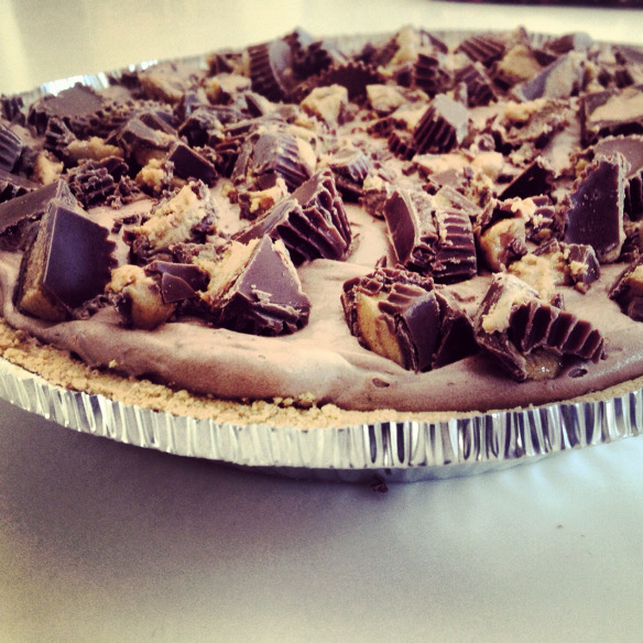 Peanut Butter Cup Pudding Pie by Crawfish & Crunches