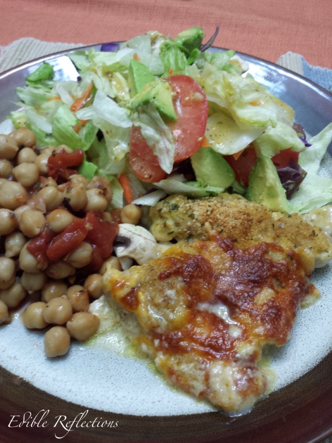 Chicken bake with chickpeas and salad